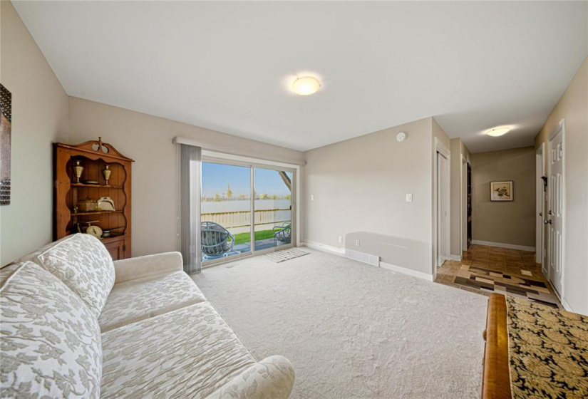 1290 Warde, 3 Bedrooms Bedrooms, 13 Rooms Rooms,2 BathroomsBathrooms,Condominium,For Sale,Warde