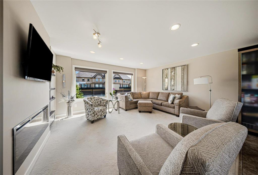 1290 Warde, 3 Bedrooms Bedrooms, 13 Rooms Rooms,2 BathroomsBathrooms,Condominium,For Sale,Warde