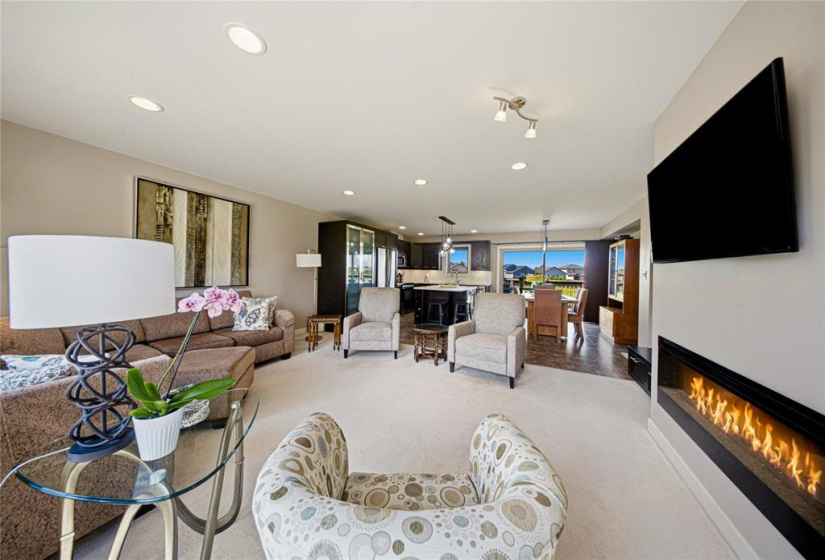 1290 Warde, 3 Bedrooms Bedrooms, 13 Rooms Rooms,2 BathroomsBathrooms,Condominium,For Sale,Warde