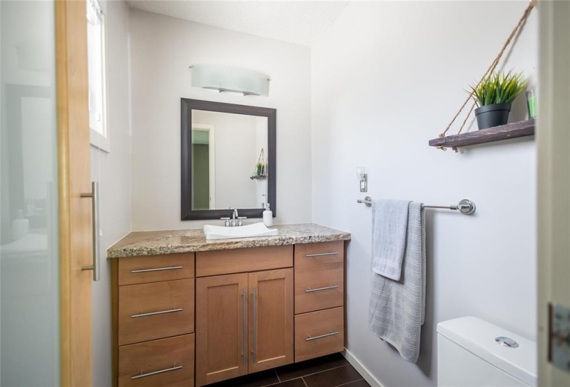 19 Russenholt, 3 Bedrooms Bedrooms, 13 Rooms Rooms,2 BathroomsBathrooms,Residential,For Sale,Russenholt