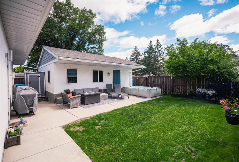 19 Russenholt, 3 Bedrooms Bedrooms, 13 Rooms Rooms,2 BathroomsBathrooms,Residential,For Sale,Russenholt