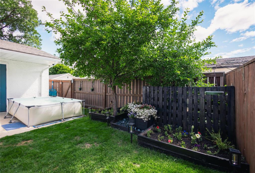 19 Russenholt, 3 Bedrooms Bedrooms, 13 Rooms Rooms,2 BathroomsBathrooms,Residential,For Sale,Russenholt