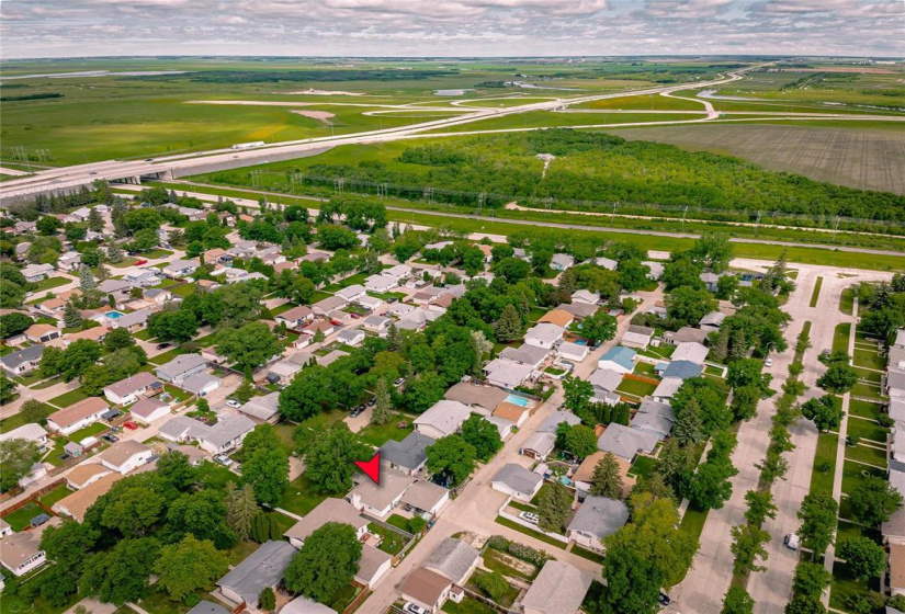 19 Russenholt, 3 Bedrooms Bedrooms, 13 Rooms Rooms,2 BathroomsBathrooms,Residential,For Sale,Russenholt