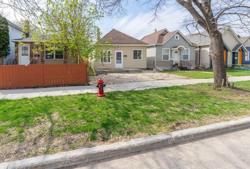 468 Brandon, 2 Bedrooms Bedrooms, 6 Rooms Rooms,1 BathroomBathrooms,Residential,For Sale,Brandon
