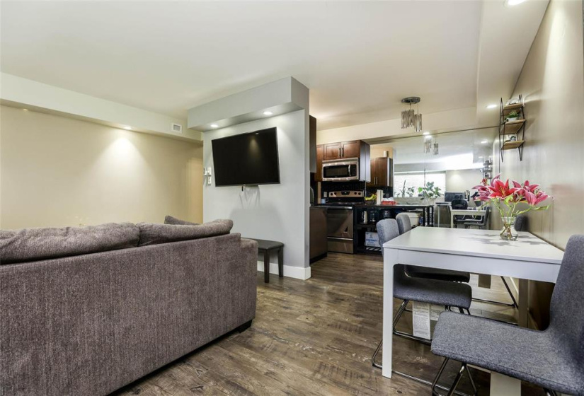 100 Killarney, 2 Bedrooms Bedrooms, 7 Rooms Rooms,1 BathroomBathrooms,Condominium,For Sale,Killarney