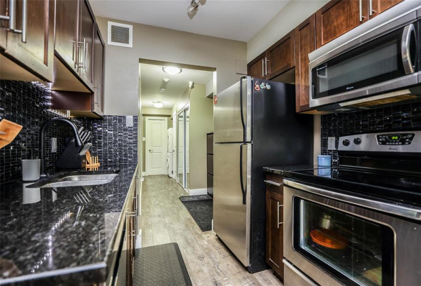 100 Killarney, 2 Bedrooms Bedrooms, 7 Rooms Rooms,1 BathroomBathrooms,Condominium,For Sale,Killarney