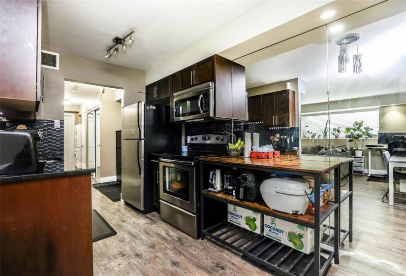 100 Killarney, 2 Bedrooms Bedrooms, 7 Rooms Rooms,1 BathroomBathrooms,Condominium,For Sale,Killarney