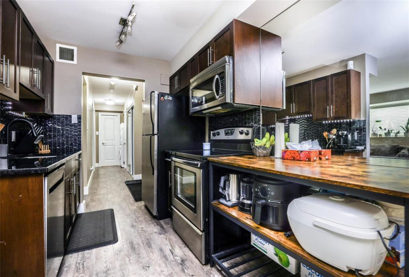 100 Killarney, 2 Bedrooms Bedrooms, 7 Rooms Rooms,1 BathroomBathrooms,Condominium,For Sale,Killarney
