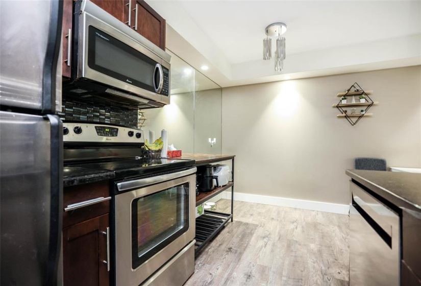 100 Killarney, 2 Bedrooms Bedrooms, 7 Rooms Rooms,1 BathroomBathrooms,Condominium,For Sale,Killarney