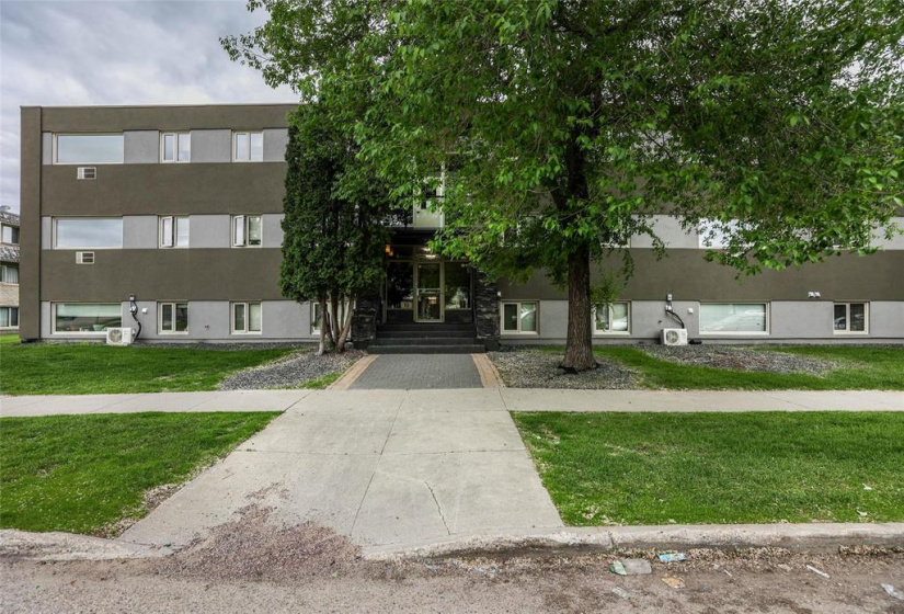 100 Killarney, 2 Bedrooms Bedrooms, 7 Rooms Rooms,1 BathroomBathrooms,Condominium,For Sale,Killarney