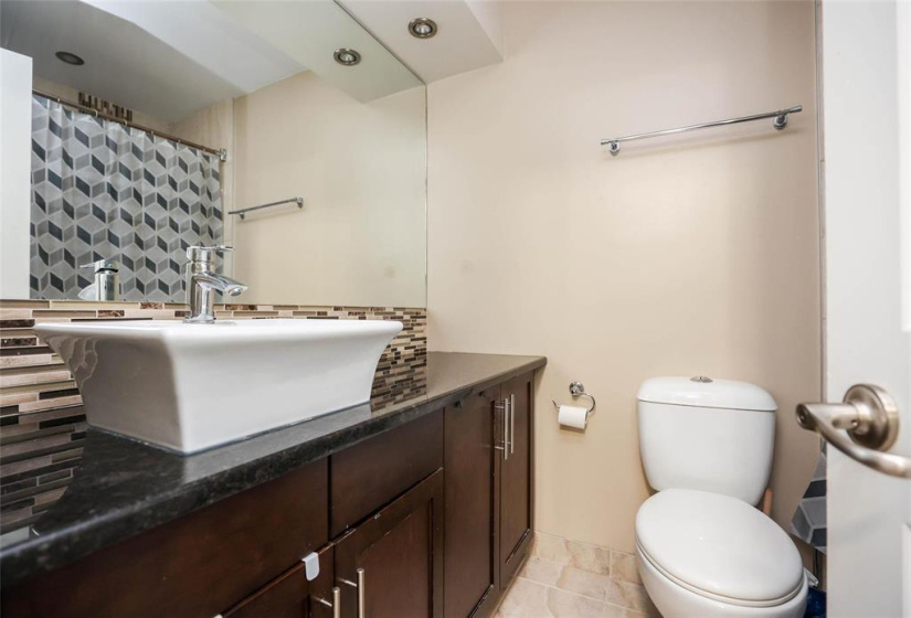 100 Killarney, 2 Bedrooms Bedrooms, 7 Rooms Rooms,1 BathroomBathrooms,Condominium,For Sale,Killarney