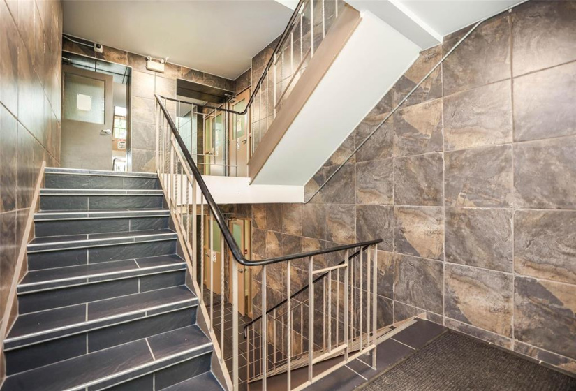 100 Killarney, 2 Bedrooms Bedrooms, 7 Rooms Rooms,1 BathroomBathrooms,Condominium,For Sale,Killarney