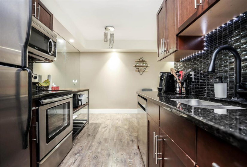 100 Killarney, 2 Bedrooms Bedrooms, 7 Rooms Rooms,1 BathroomBathrooms,Condominium,For Sale,Killarney