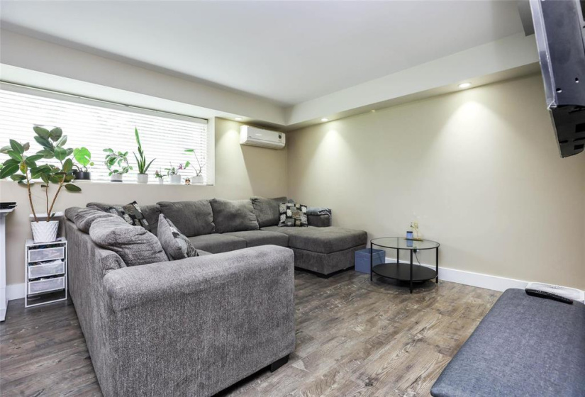 100 Killarney, 2 Bedrooms Bedrooms, 7 Rooms Rooms,1 BathroomBathrooms,Condominium,For Sale,Killarney