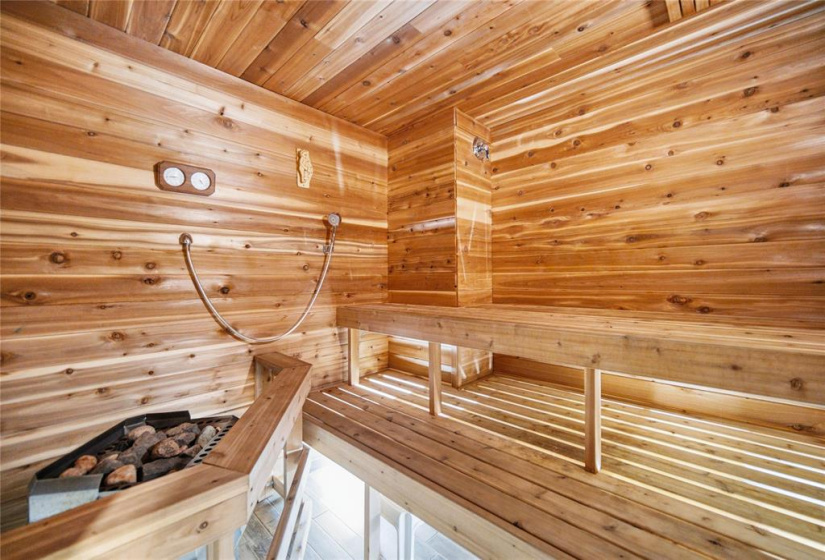 6 person dry sauna