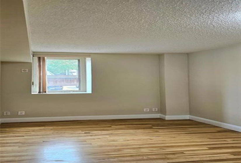 1215 Troy, 2 Bedrooms Bedrooms, 5 Rooms Rooms,1 BathroomBathrooms,Condominium,For Sale,Troy