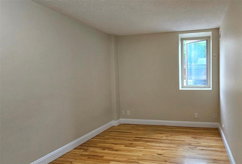 1215 Troy, 2 Bedrooms Bedrooms, 5 Rooms Rooms,1 BathroomBathrooms,Condominium,For Sale,Troy
