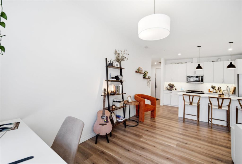 958 McMillan, 2 Bedrooms Bedrooms, 9 Rooms Rooms,2 BathroomsBathrooms,Condominium,For Sale,McMillan