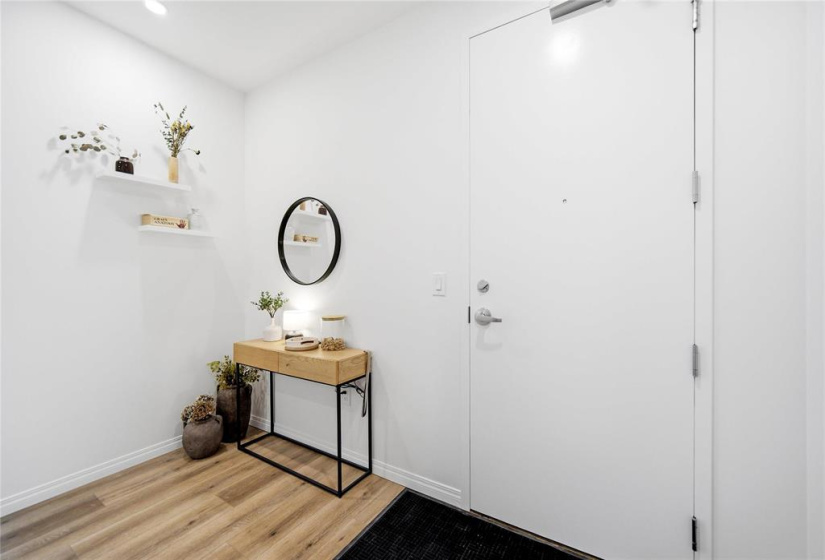 958 McMillan, 2 Bedrooms Bedrooms, 9 Rooms Rooms,2 BathroomsBathrooms,Condominium,For Sale,McMillan