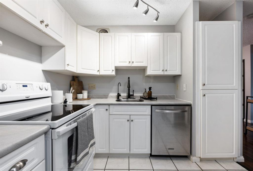 109 Swindon, 1 Bedroom Bedrooms, 5 Rooms Rooms,1 BathroomBathrooms,Condominium,For Sale,Swindon