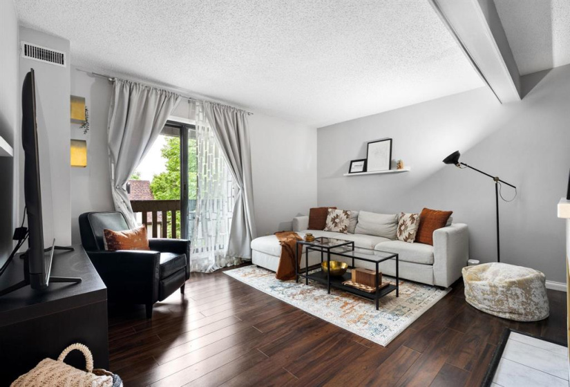109 Swindon, 1 Bedroom Bedrooms, 5 Rooms Rooms,1 BathroomBathrooms,Condominium,For Sale,Swindon