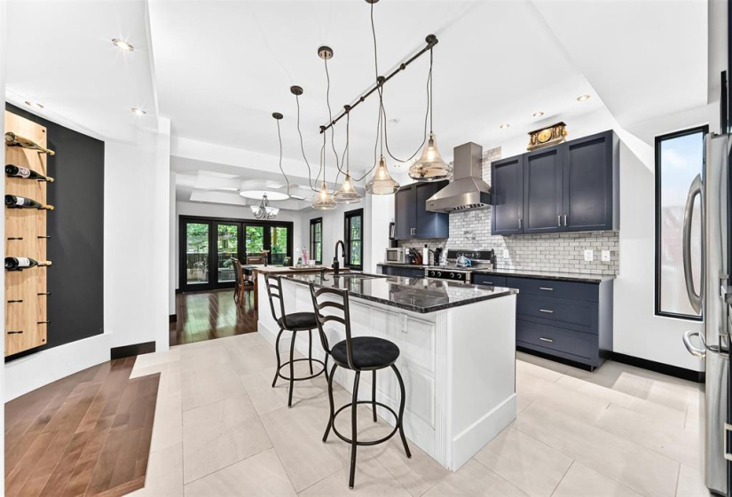 546 Kingsway, 3 Bedrooms Bedrooms, 14 Rooms Rooms,2 BathroomsBathrooms,Residential,For Sale,Kingsway