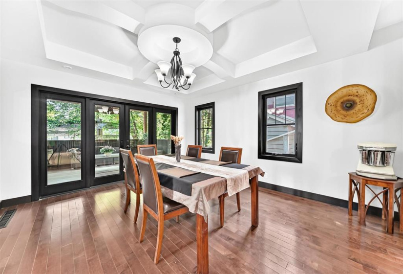 546 Kingsway, 3 Bedrooms Bedrooms, 14 Rooms Rooms,2 BathroomsBathrooms,Residential,For Sale,Kingsway