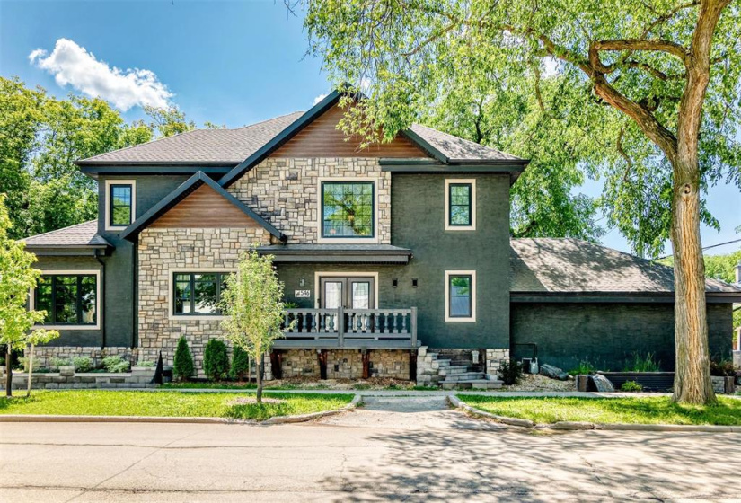 546 Kingsway, 3 Bedrooms Bedrooms, 14 Rooms Rooms,2 BathroomsBathrooms,Residential,For Sale,Kingsway