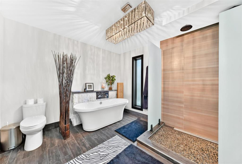 546 Kingsway, 3 Bedrooms Bedrooms, 14 Rooms Rooms,2 BathroomsBathrooms,Residential,For Sale,Kingsway