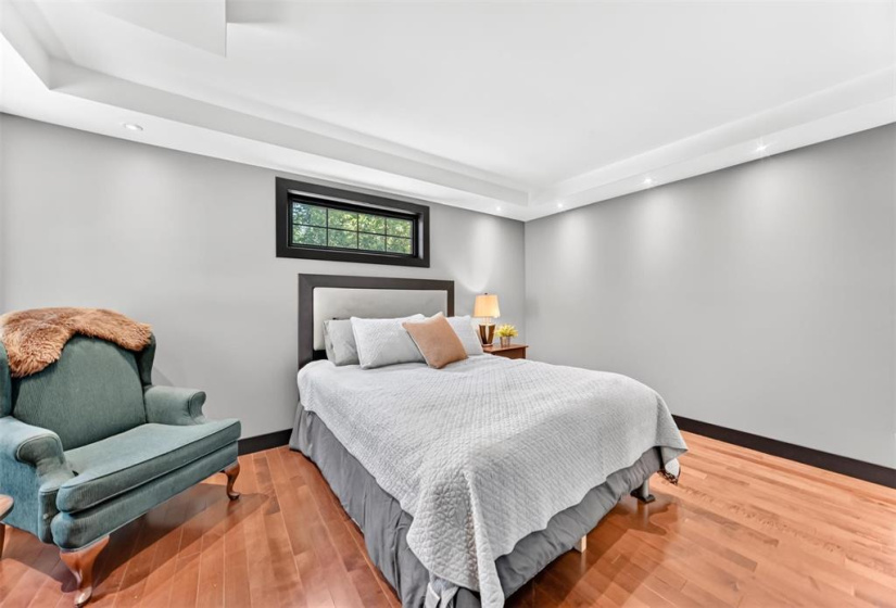 546 Kingsway, 3 Bedrooms Bedrooms, 14 Rooms Rooms,2 BathroomsBathrooms,Residential,For Sale,Kingsway
