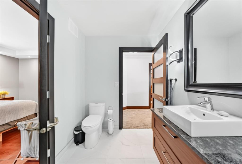 546 Kingsway, 3 Bedrooms Bedrooms, 14 Rooms Rooms,2 BathroomsBathrooms,Residential,For Sale,Kingsway