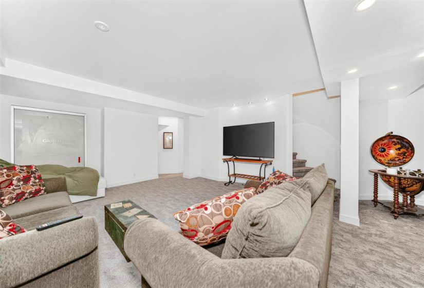 546 Kingsway, 3 Bedrooms Bedrooms, 14 Rooms Rooms,2 BathroomsBathrooms,Residential,For Sale,Kingsway