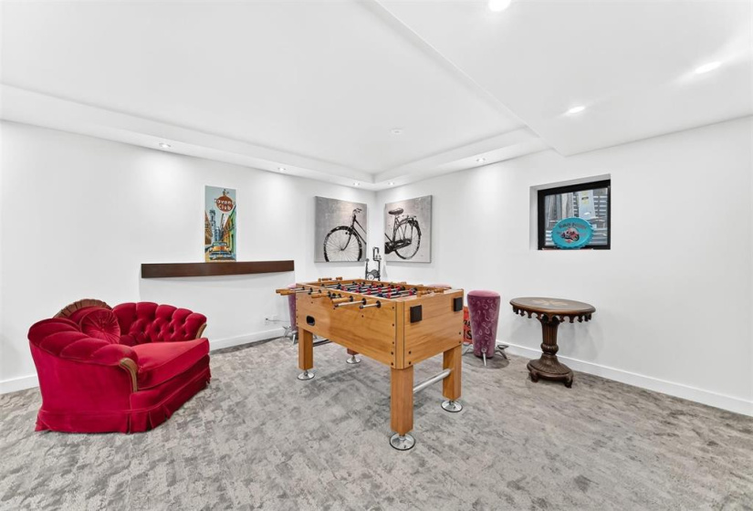 546 Kingsway, 3 Bedrooms Bedrooms, 14 Rooms Rooms,2 BathroomsBathrooms,Residential,For Sale,Kingsway