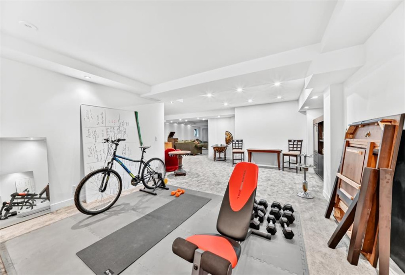 546 Kingsway, 3 Bedrooms Bedrooms, 14 Rooms Rooms,2 BathroomsBathrooms,Residential,For Sale,Kingsway