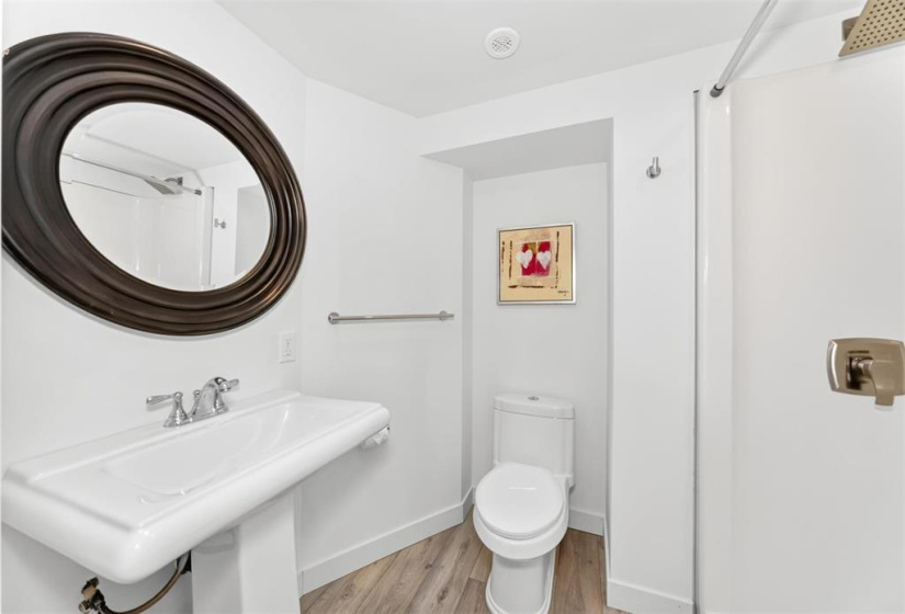 546 Kingsway, 3 Bedrooms Bedrooms, 14 Rooms Rooms,2 BathroomsBathrooms,Residential,For Sale,Kingsway