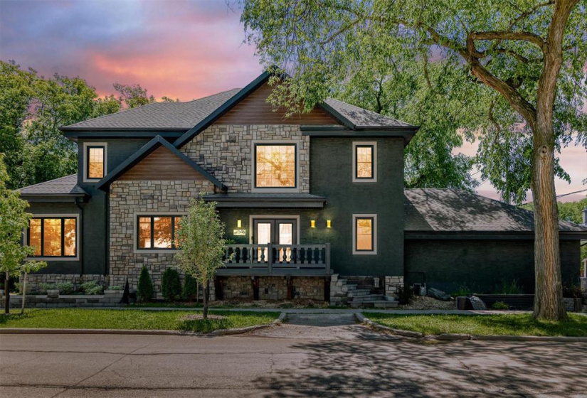 546 Kingsway, 3 Bedrooms Bedrooms, 14 Rooms Rooms,2 BathroomsBathrooms,Residential,For Sale,Kingsway