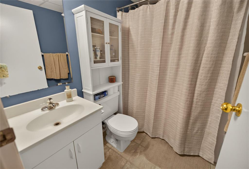 Full 4 Piece Bsmt Bath