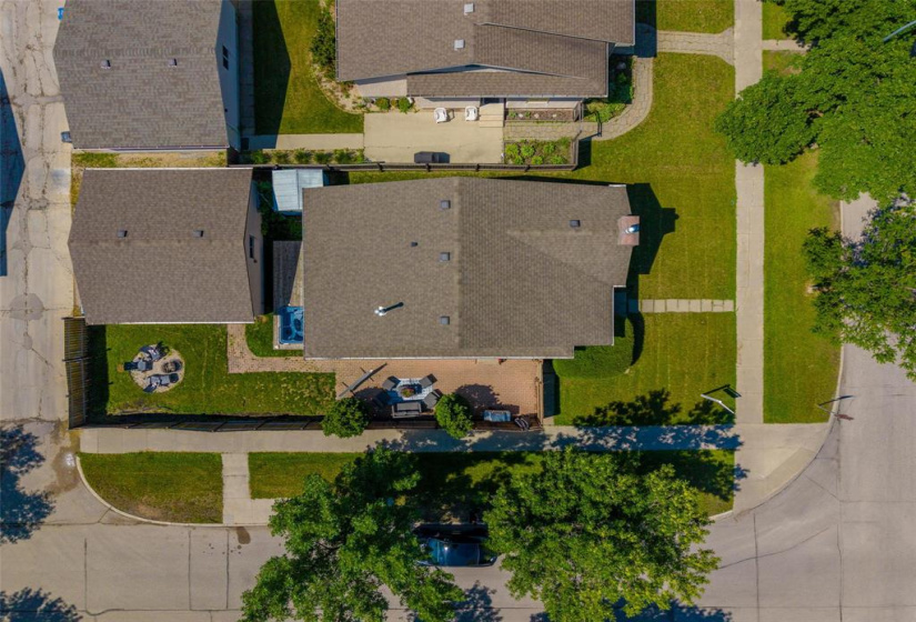 290 Burland, 3 Bedrooms Bedrooms, 12 Rooms Rooms,2 BathroomsBathrooms,Residential,For Sale,Burland