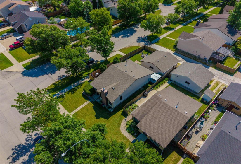 290 Burland, 3 Bedrooms Bedrooms, 12 Rooms Rooms,2 BathroomsBathrooms,Residential,For Sale,Burland