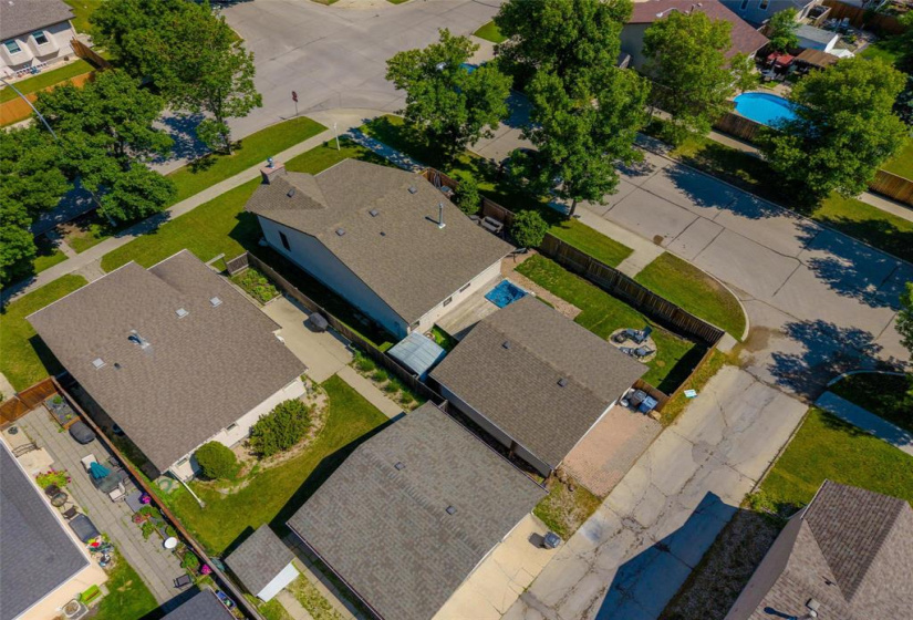 290 Burland, 3 Bedrooms Bedrooms, 12 Rooms Rooms,2 BathroomsBathrooms,Residential,For Sale,Burland