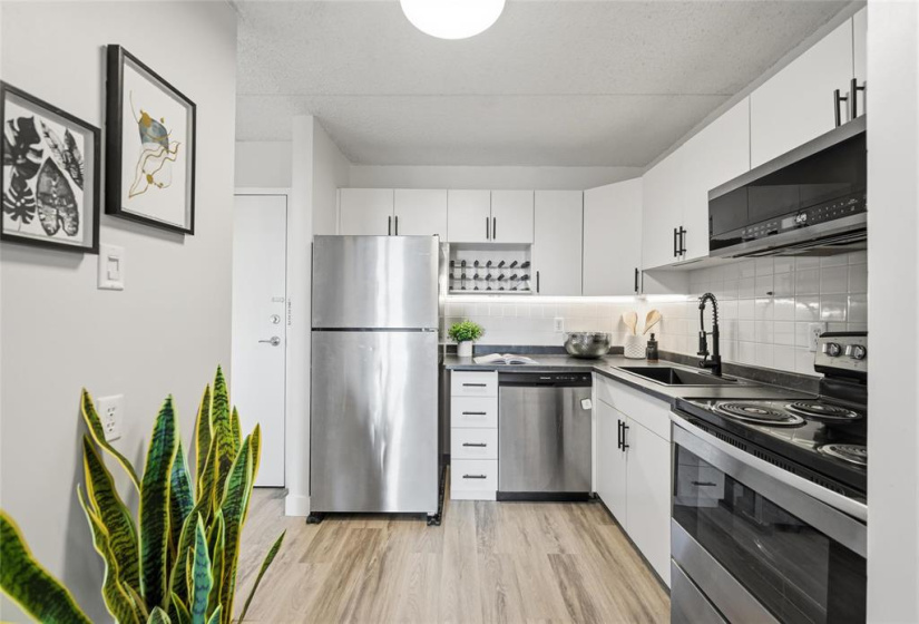15 Kennedy, 2 Bedrooms Bedrooms, 6 Rooms Rooms,1 BathroomBathrooms,Condominium,For Sale,Kennedy