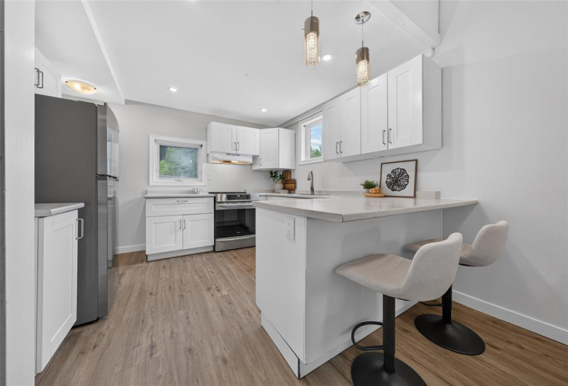 294 Semple, 3 Bedrooms Bedrooms, 10 Rooms Rooms,1 BathroomBathrooms,Residential,For Sale,Semple