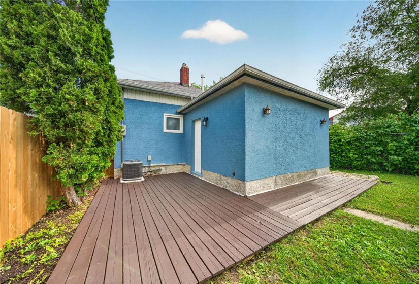 294 Semple, 3 Bedrooms Bedrooms, 10 Rooms Rooms,1 BathroomBathrooms,Residential,For Sale,Semple