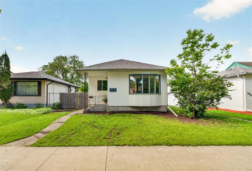 294 Semple, 3 Bedrooms Bedrooms, 10 Rooms Rooms,1 BathroomBathrooms,Residential,For Sale,Semple