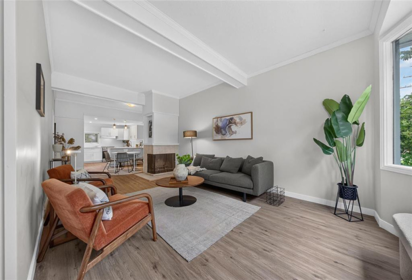 294 Semple, 3 Bedrooms Bedrooms, 10 Rooms Rooms,1 BathroomBathrooms,Residential,For Sale,Semple