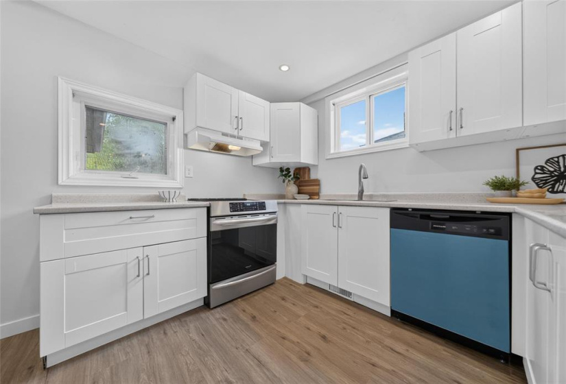 294 Semple, 3 Bedrooms Bedrooms, 10 Rooms Rooms,1 BathroomBathrooms,Residential,For Sale,Semple