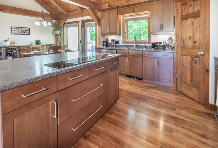 19 TANGLEWOOD BAY, 4 Bedrooms Bedrooms, 12 Rooms Rooms,3 BathroomsBathrooms,Residential,For Sale,TANGLEWOOD BAY