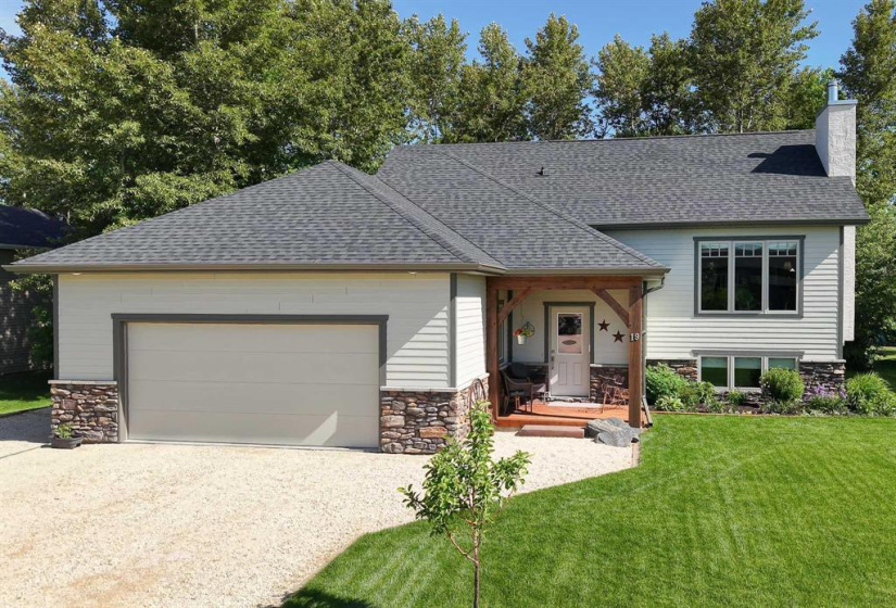 19 TANGLEWOOD BAY, 4 Bedrooms Bedrooms, 12 Rooms Rooms,3 BathroomsBathrooms,Residential,For Sale,TANGLEWOOD BAY