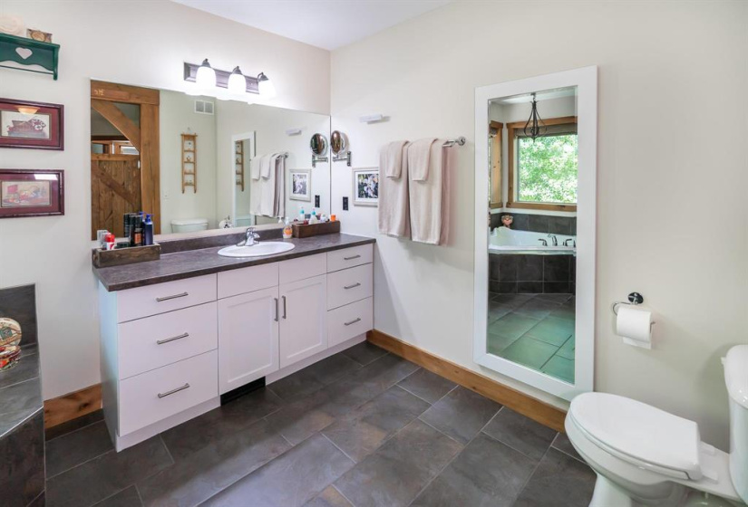 19 TANGLEWOOD BAY, 4 Bedrooms Bedrooms, 12 Rooms Rooms,3 BathroomsBathrooms,Residential,For Sale,TANGLEWOOD BAY