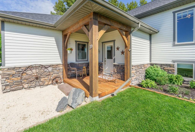 19 TANGLEWOOD BAY, 4 Bedrooms Bedrooms, 12 Rooms Rooms,3 BathroomsBathrooms,Residential,For Sale,TANGLEWOOD BAY